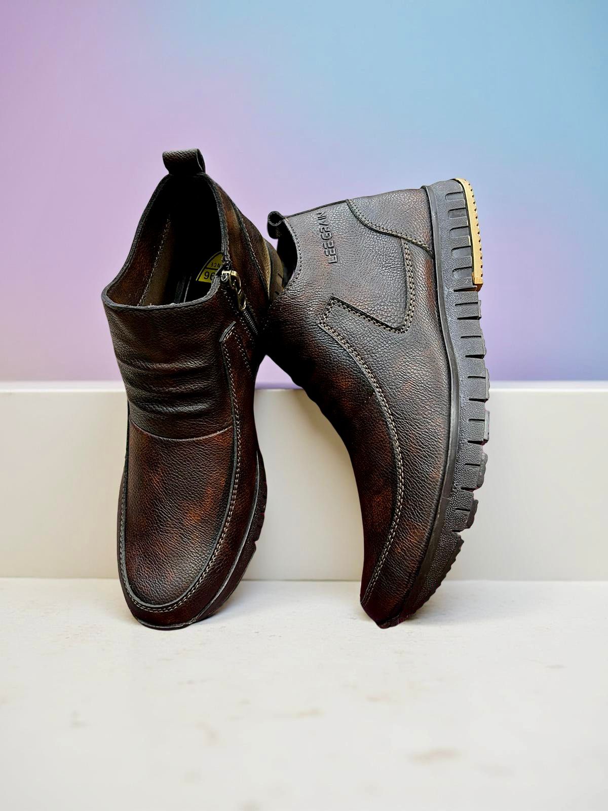Casual shoes