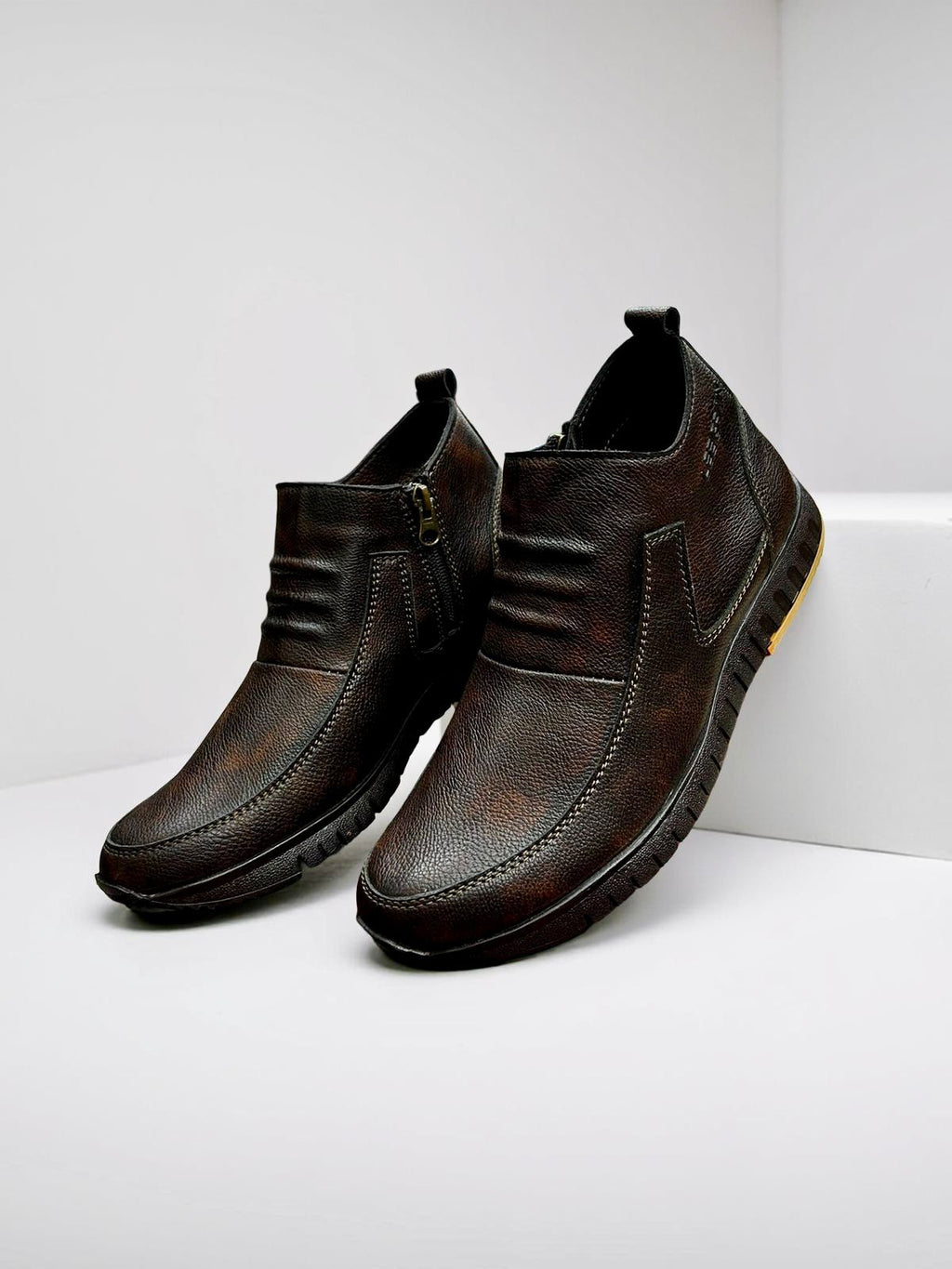 Casual shoes