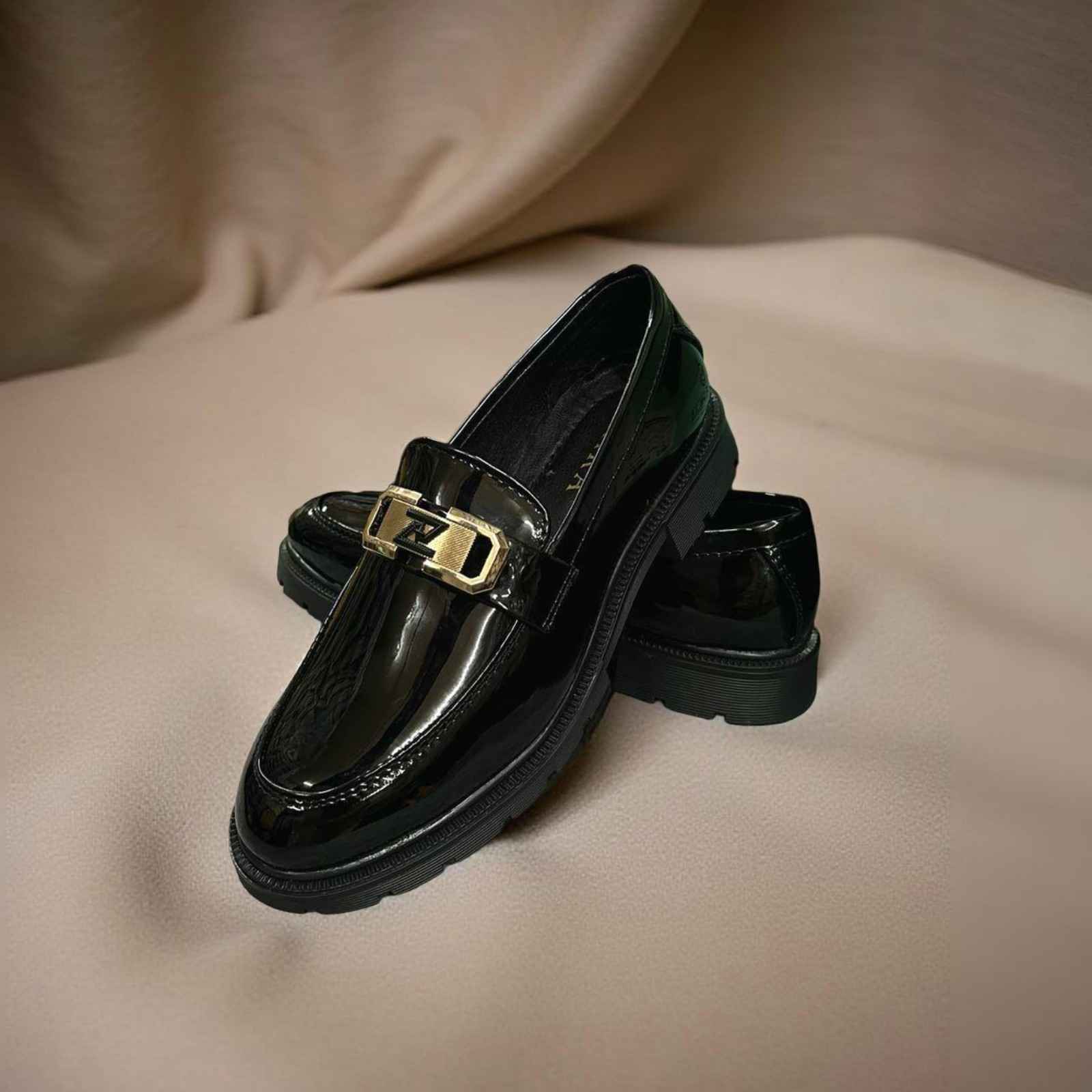 SHINING LOAFER